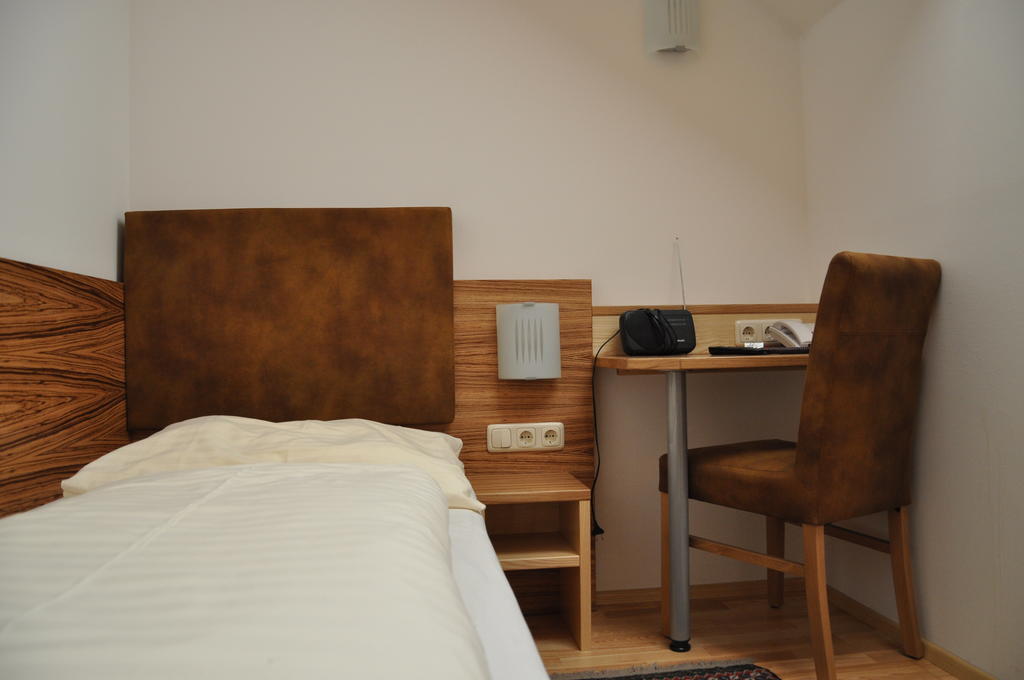 Hotel Almtalerhof Traun Bilik gambar