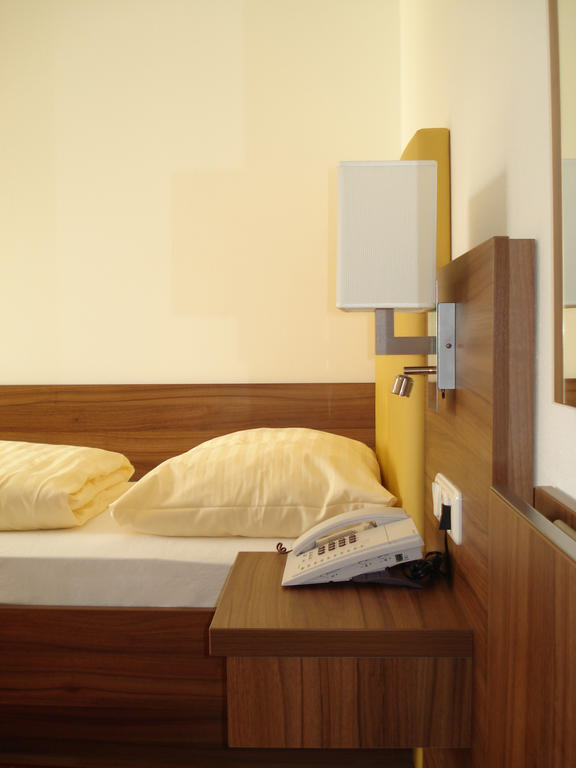 Hotel Almtalerhof Traun Bilik gambar