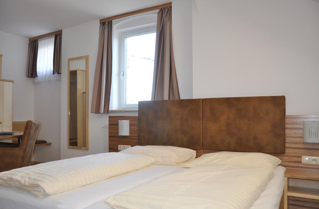 Hotel Almtalerhof Traun Bilik gambar